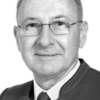 Dr. Peter Sigmund